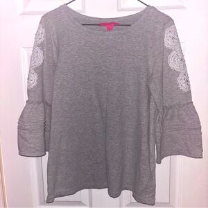 Lilly Pulitzer women’s size Medium gray bell 3/4 sleeve sweater blouse